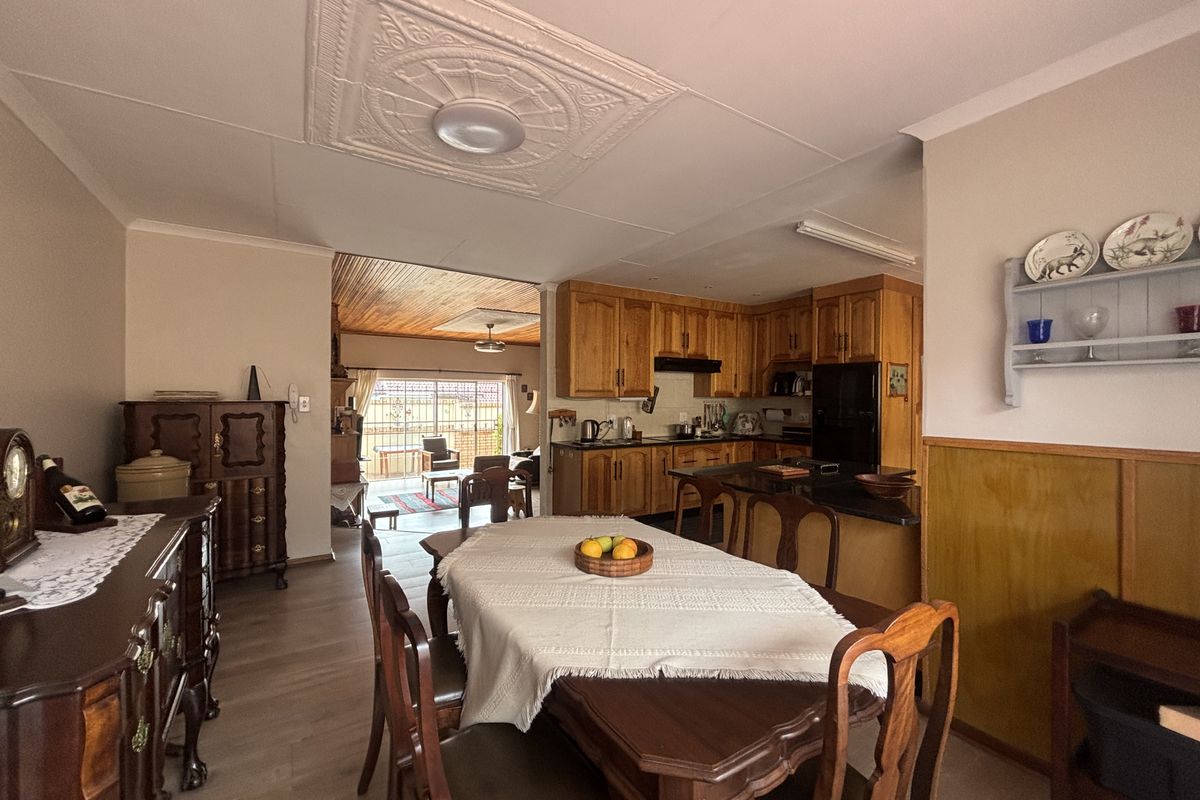 Impressive Home For Sale - Photo 5