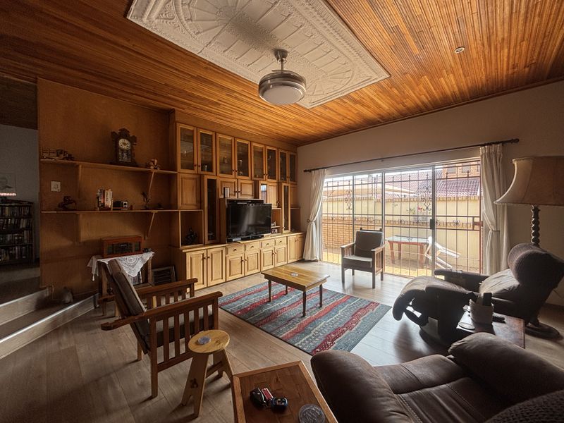 Impressive Home For Sale - Photo 6