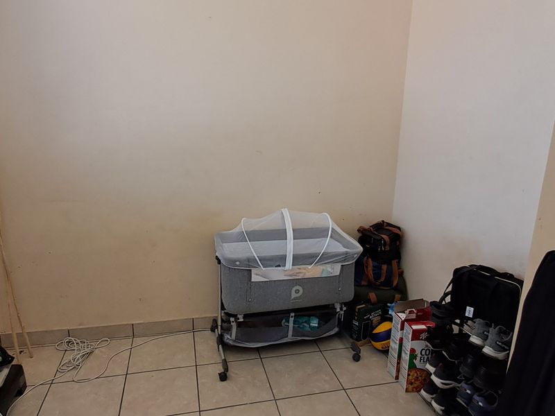 Flat For Sale In Newcastle - Photo 6