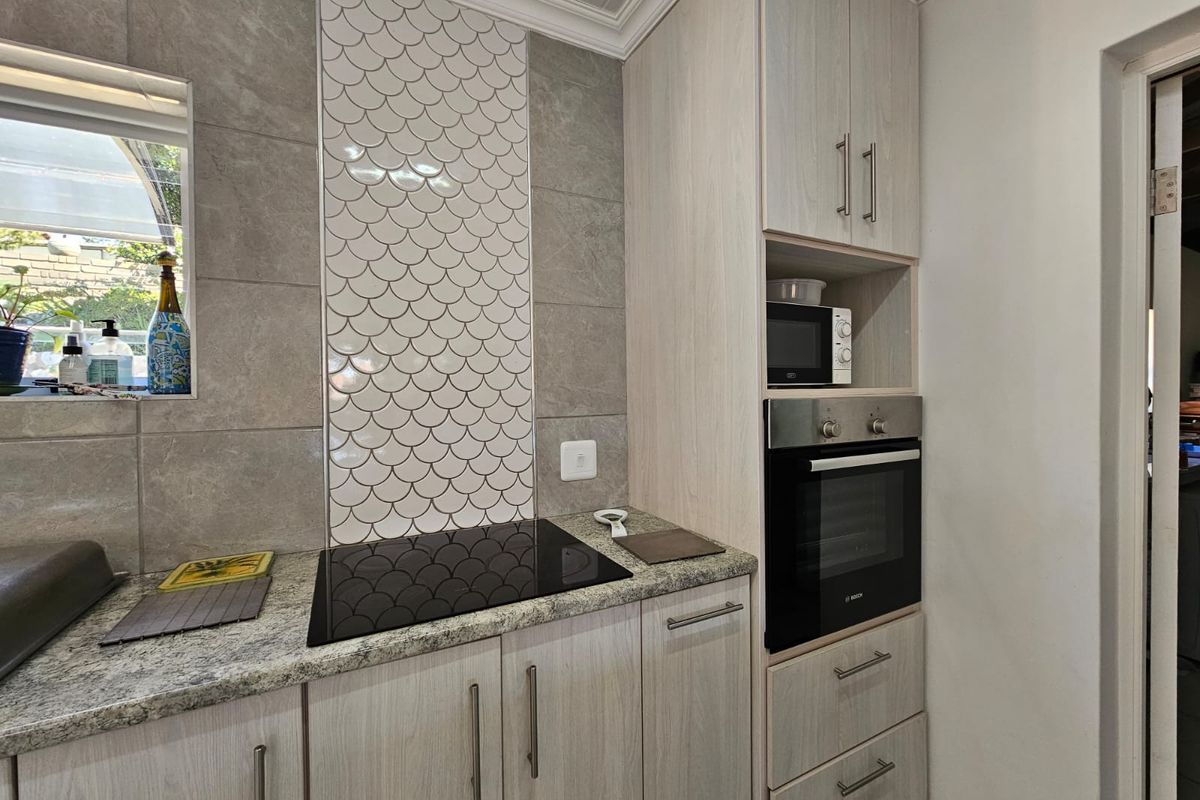 Low Maintenance Facebrick Home in Tranquil Platbos, Stilbaai West - Photo 4