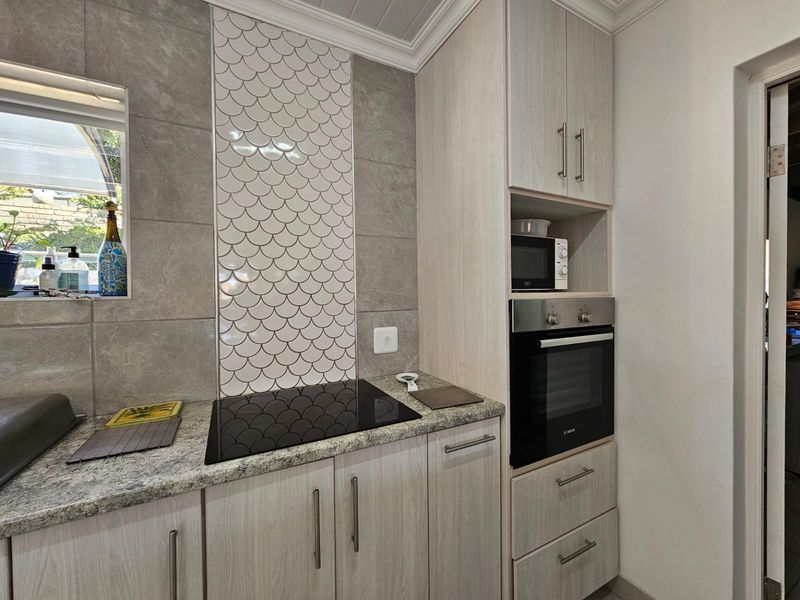 Low Maintenance Facebrick Home in Tranquil Platbos, Stilbaai West - Photo 4