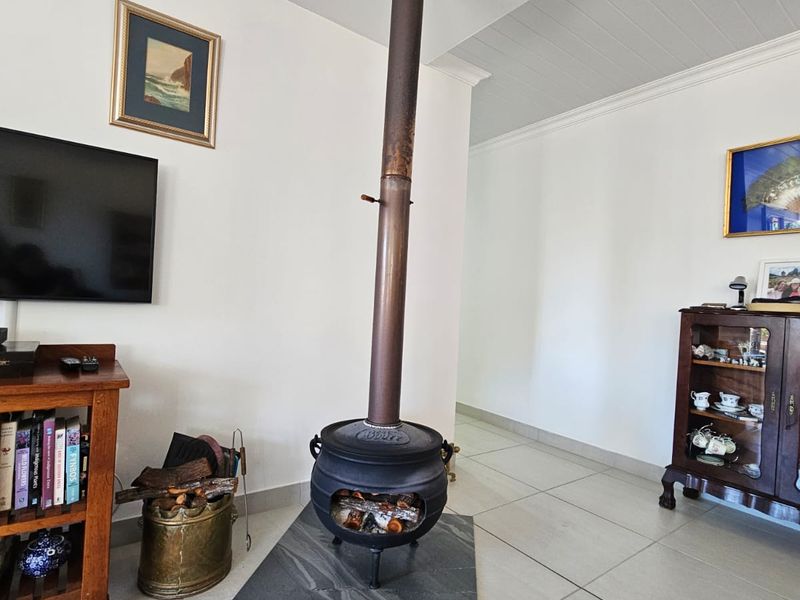 Low Maintenance Facebrick Home in Tranquil Platbos, Stilbaai West - Photo 9