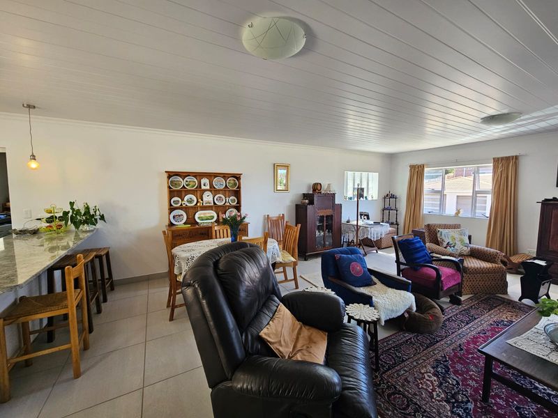 Low Maintenance Facebrick Home in Tranquil Platbos, Stilbaai West - Photo 8