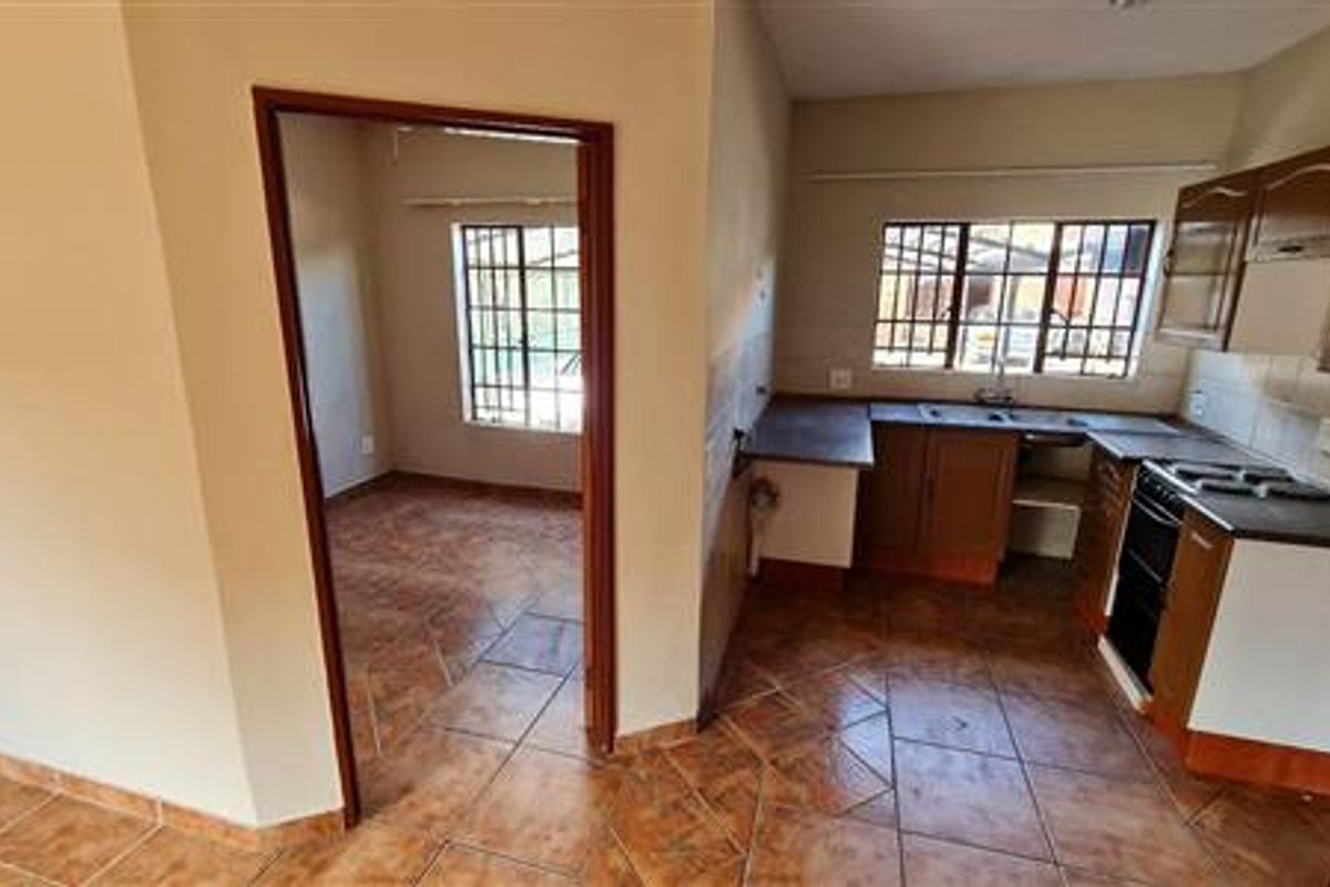 Investor's Opportunity Two Bedroom Apartment For Sale a Perfect Investment Potential. - Photo 2