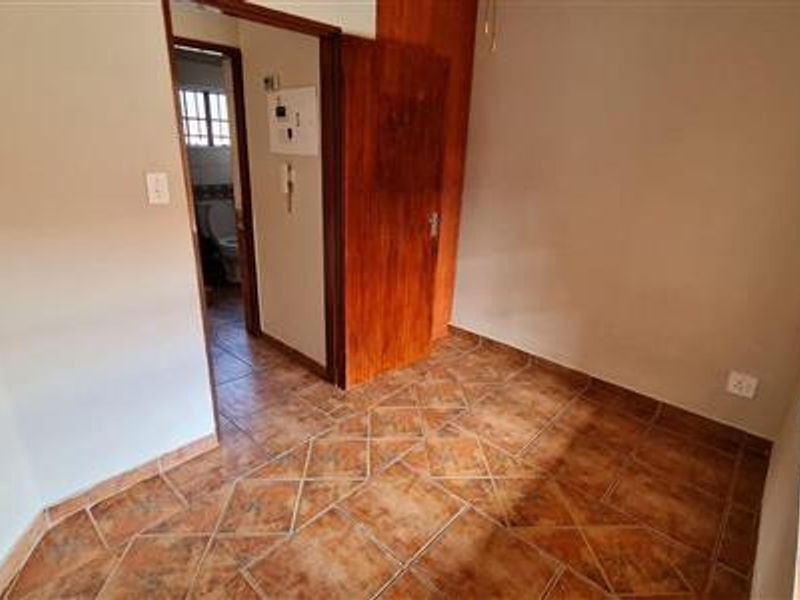 Investor's Opportunity Two Bedroom Apartment For Sale a Perfect Investment Potential. - Photo 5