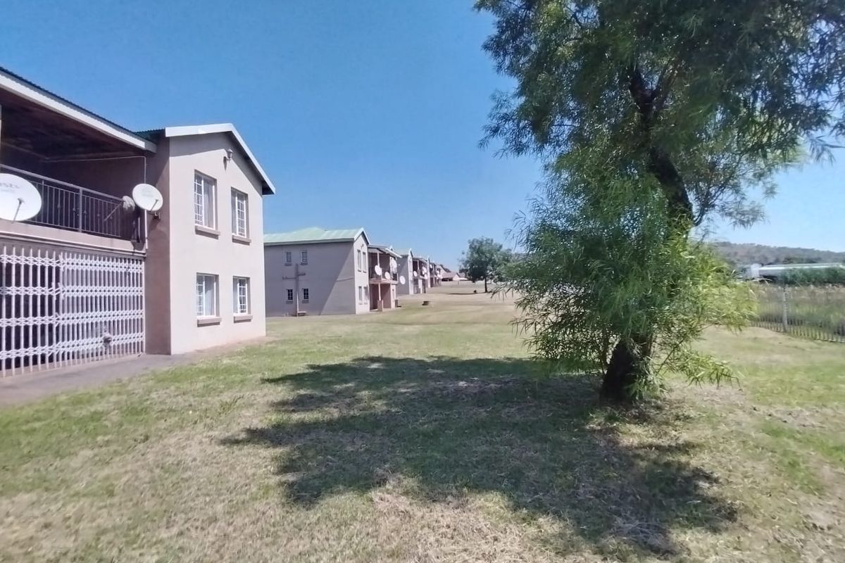 3 Bedroom Apartment for Sale in Cashan, Rustenburg! - Photo 4