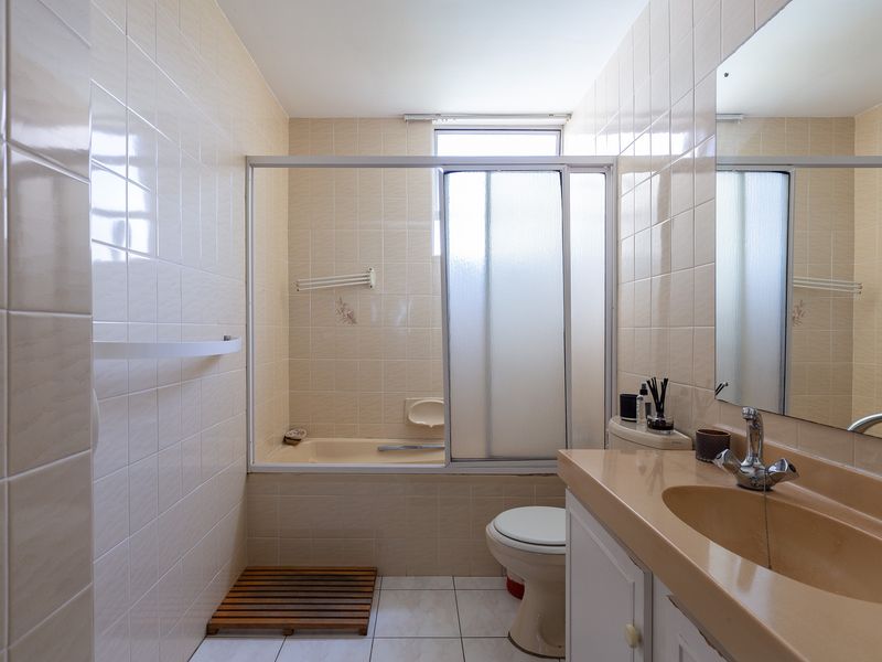 Spacious townhouse with Sea Views in Prime Umhlanga Location - Photo 8