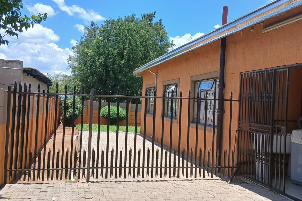 Stunning 3-bedroom home for sale - Photo 2