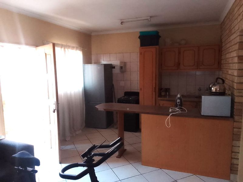 Excellent investment buy in Rustenburg Central - Photo 4