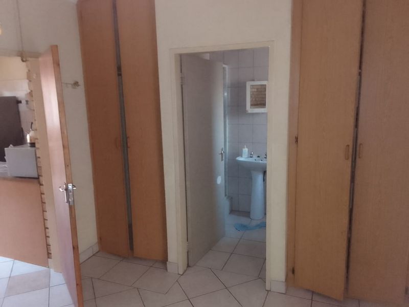 Excellent investment buy in Rustenburg Central - Photo 7