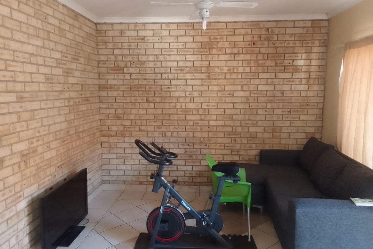 Excellent investment buy in Rustenburg Central - Photo 5