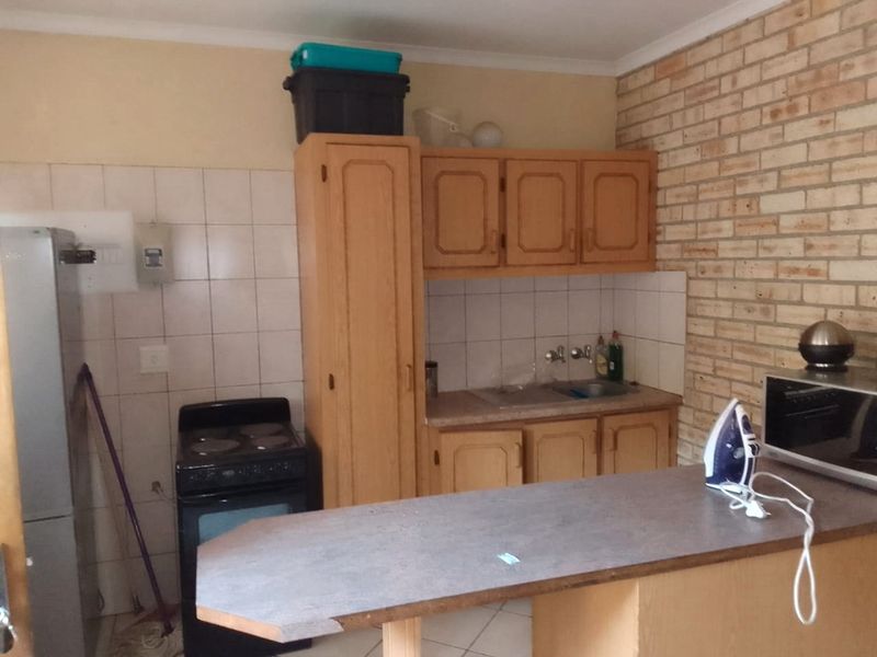 Excellent investment buy in Rustenburg Central - Photo 3