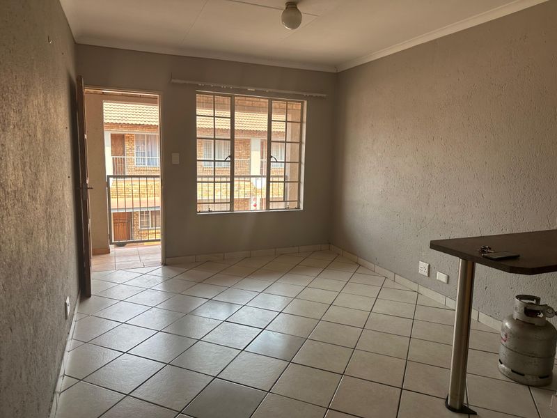 One Bedroom Apartment For Sale In Rustenburg Central! - Photo 6