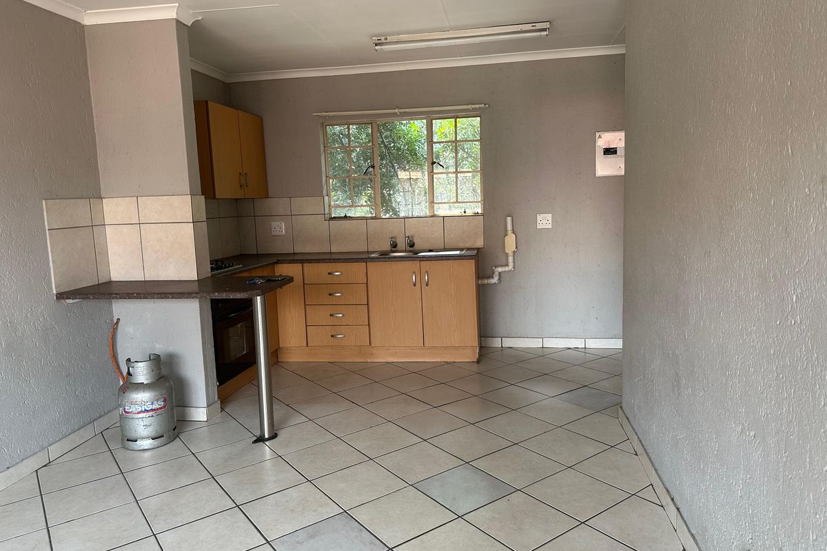 One Bedroom Apartment For Sale In Rustenburg Central! - Photo 3