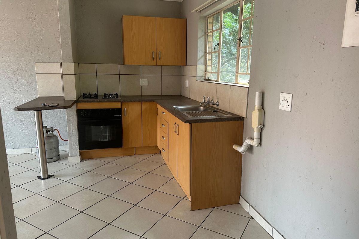 One Bedroom Apartment For Sale In Rustenburg Central! - Photo 5
