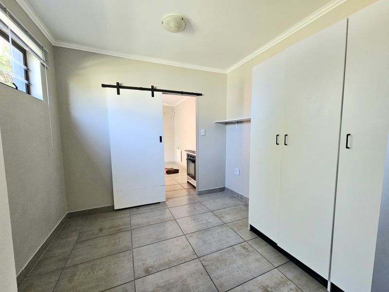 Vincent Heights - Modern, neat Garden Flat with secure parking Including w/e - Photo 3