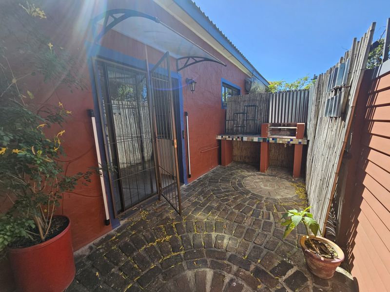 Vincent Heights - Modern, neat Garden Flat with secure parking Including w/e - Photo 5