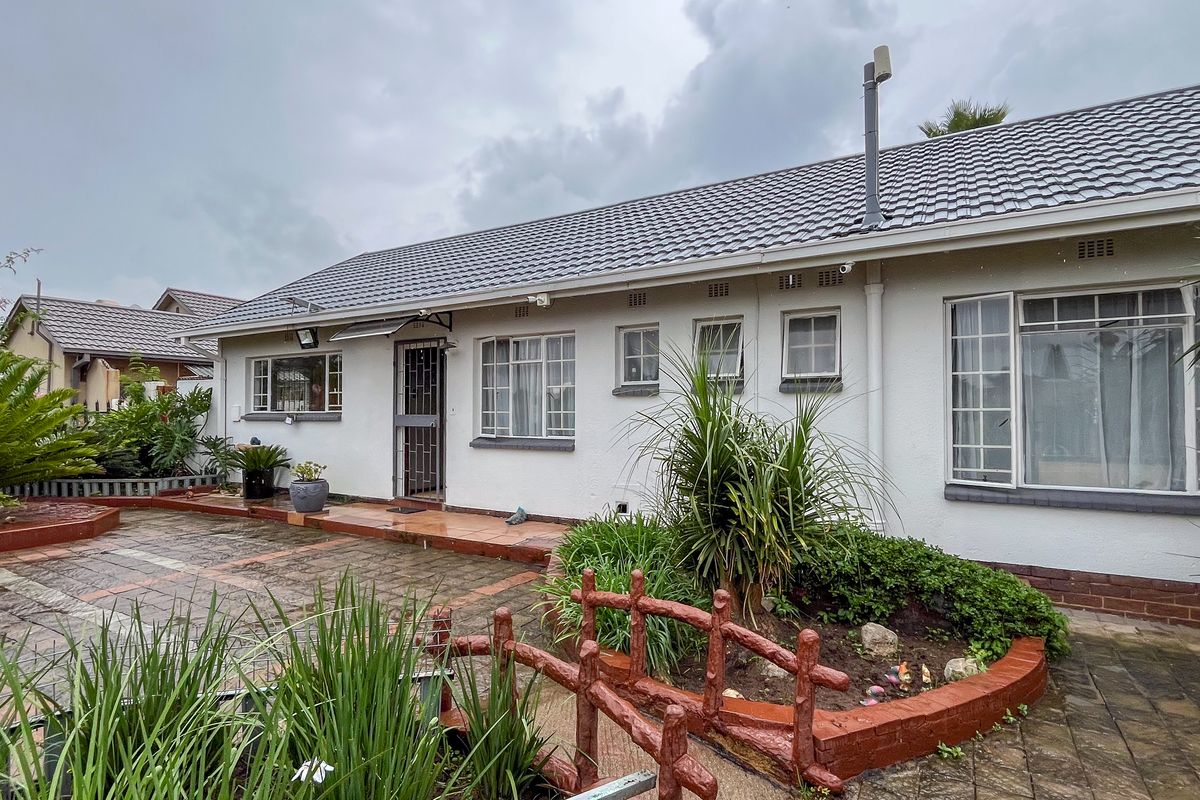 Start Your Property Journey in Style – Space, Potential & Location! - Photo 2