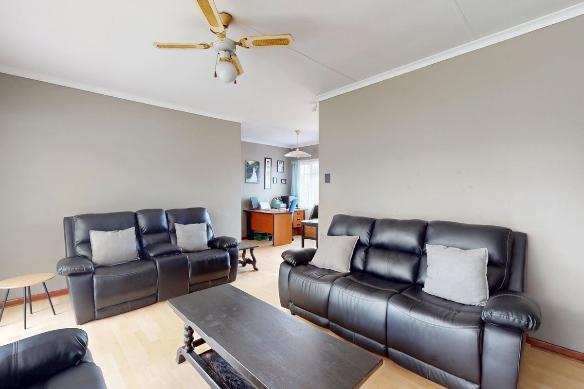 Start Your Property Journey in Style – Space, Potential & Location! - Photo 3