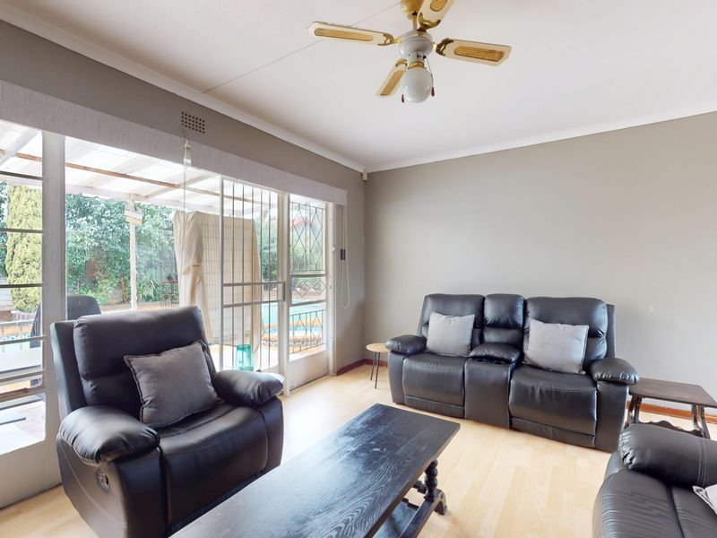 Start Your Property Journey in Style – Space, Potential & Location! - Photo 4