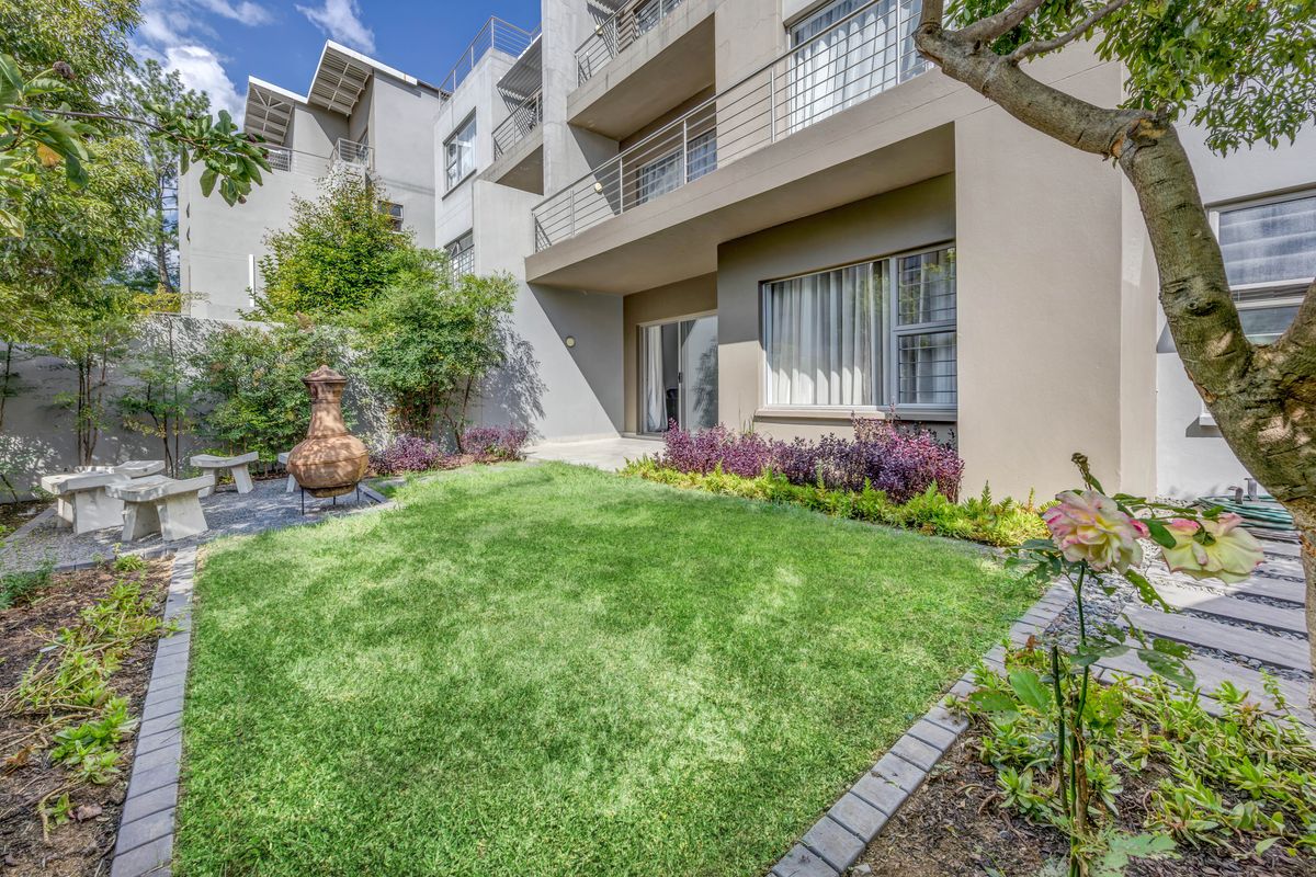 Modern, ground-floor, 3-Bedroom Apartment with sizeable garden - Photo 3