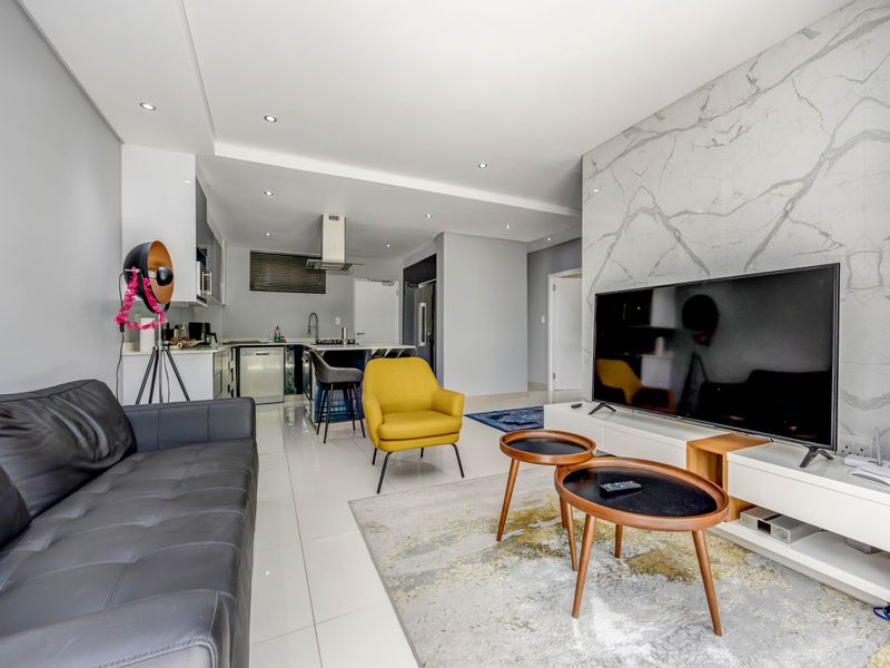 Modern, ground-floor, 3-Bedroom Apartment with sizeable garden - Photo 5