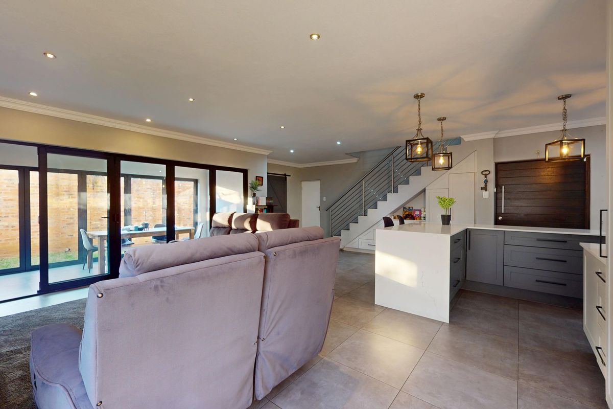 Live Luxury Non-distressed auction. Starting bid from R2 300 000-00 - Photo 5