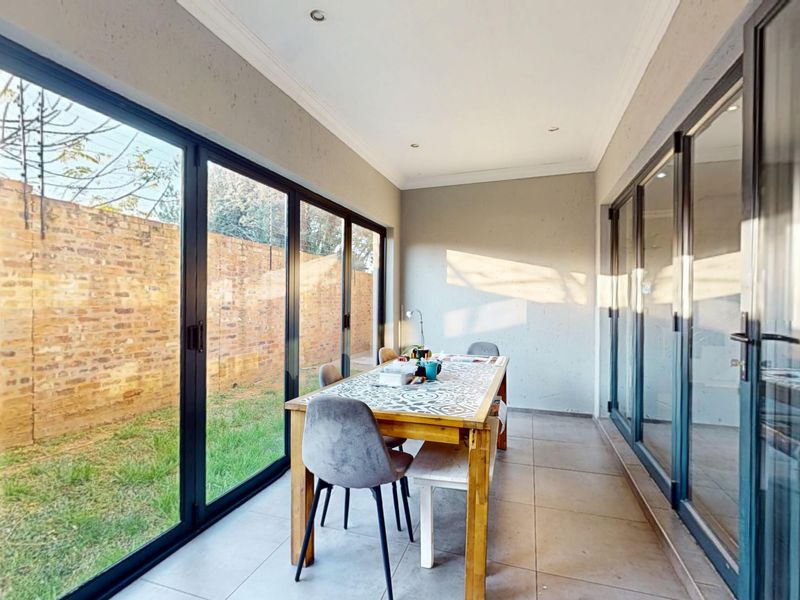 Live Luxury Non-distressed auction. Starting bid from R2 300 000-00 - Photo 9