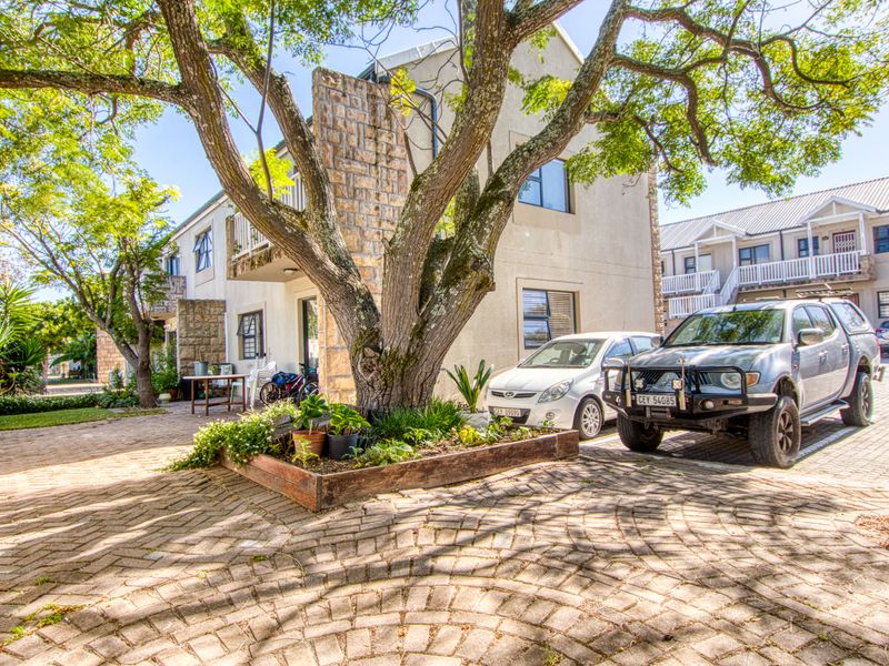 Modern 2 Bedroom Apartment in Secure Somer View Complex - Photo 3