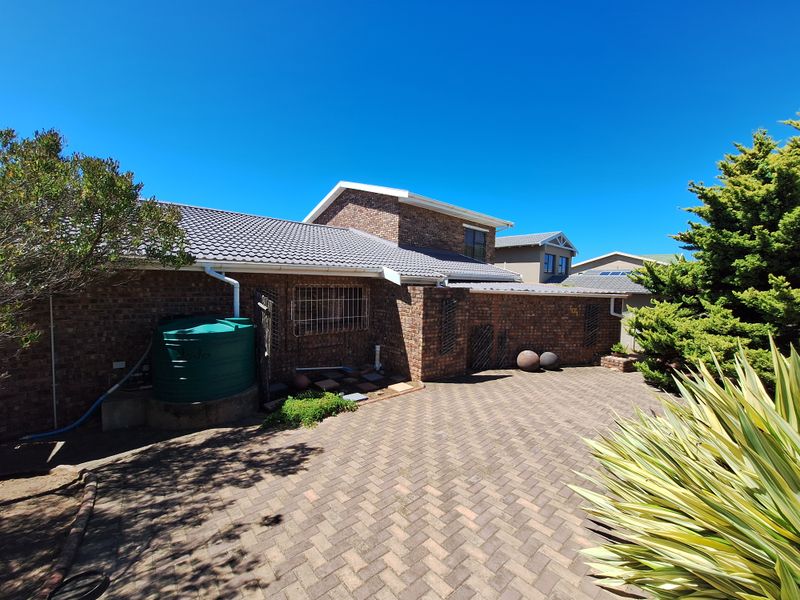 Great Address | Endless Views | Low Maintenance | Wavecrest - Photo 4