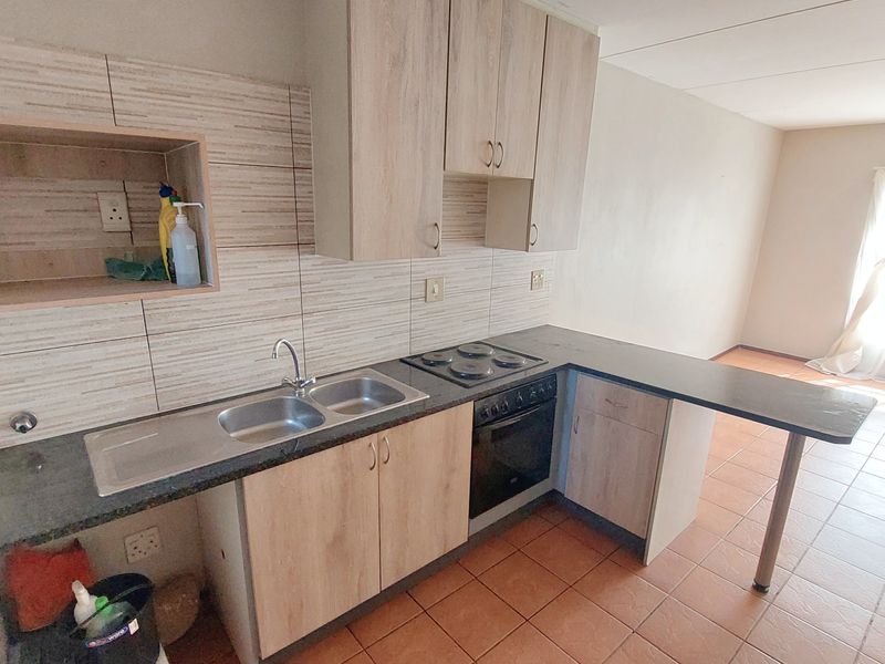 First Time Buyers Dream! - Photo 3