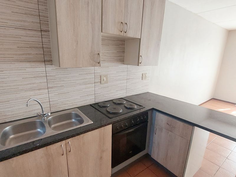 First Time Buyers Dream! - Photo 4