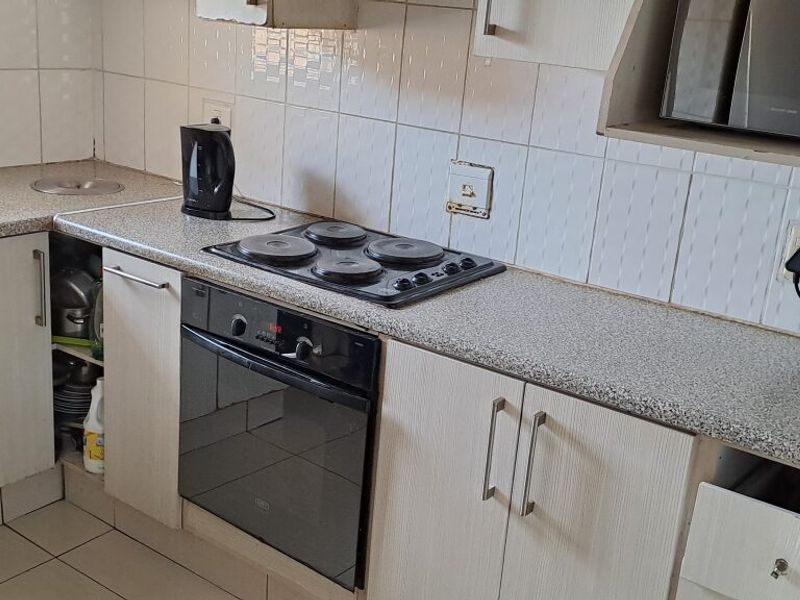 Lifestyle-focused for Modern living in a secure estate environment - Photo 4