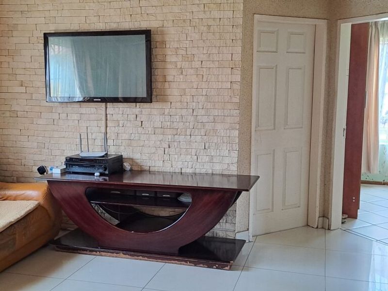 Lifestyle-focused for Modern living in a secure estate environment - Photo 2