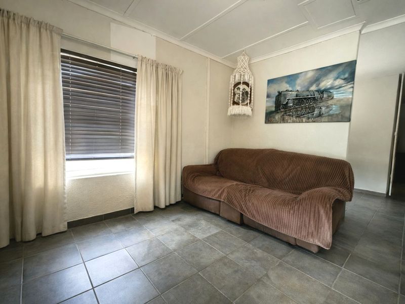 Charming Family Home in Sought-After Protea Park – Priced to Sell! - Photo 8