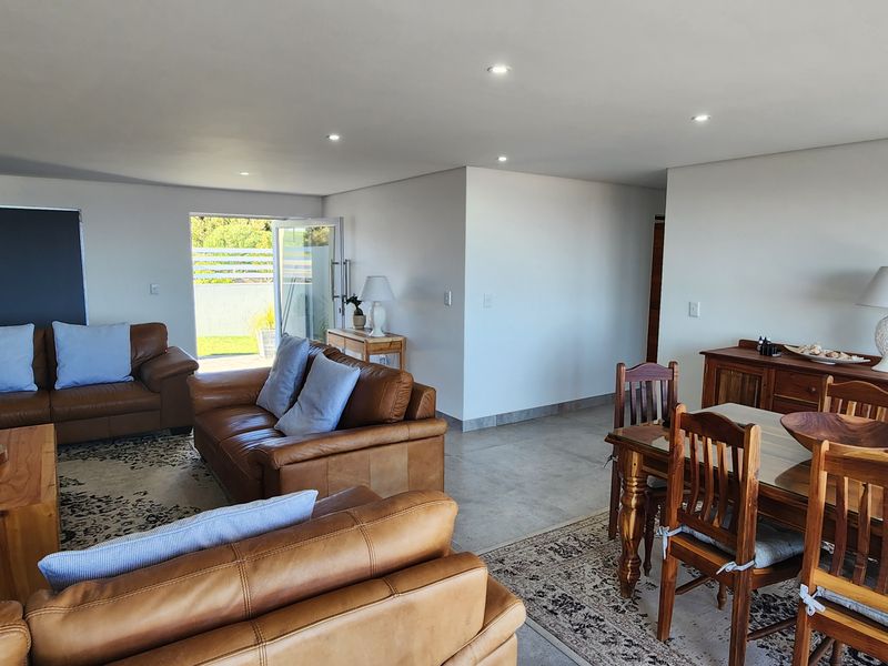 Exquisite coastal living – A modern masterpiece - Photo 9