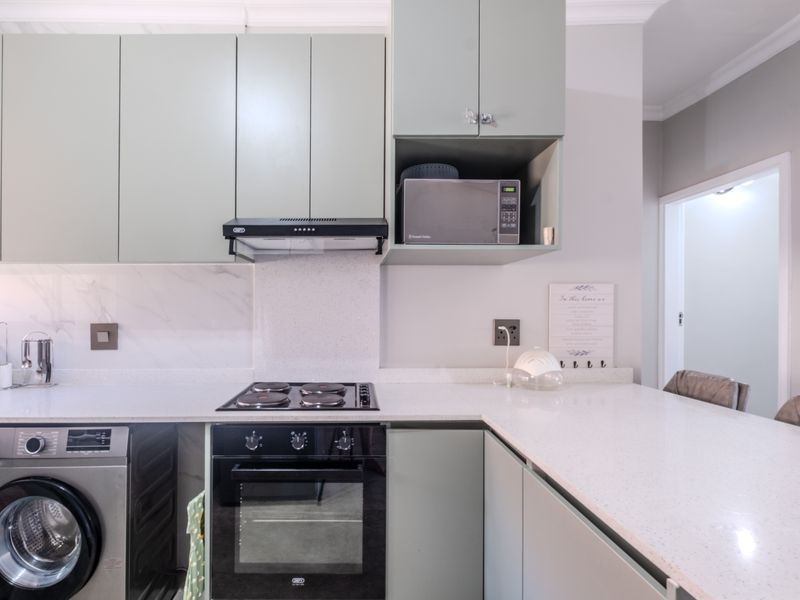 Stepless,  Modern, Seaside Apartment in Umhlanga Rocks with Holiday Rentals - Photo 10