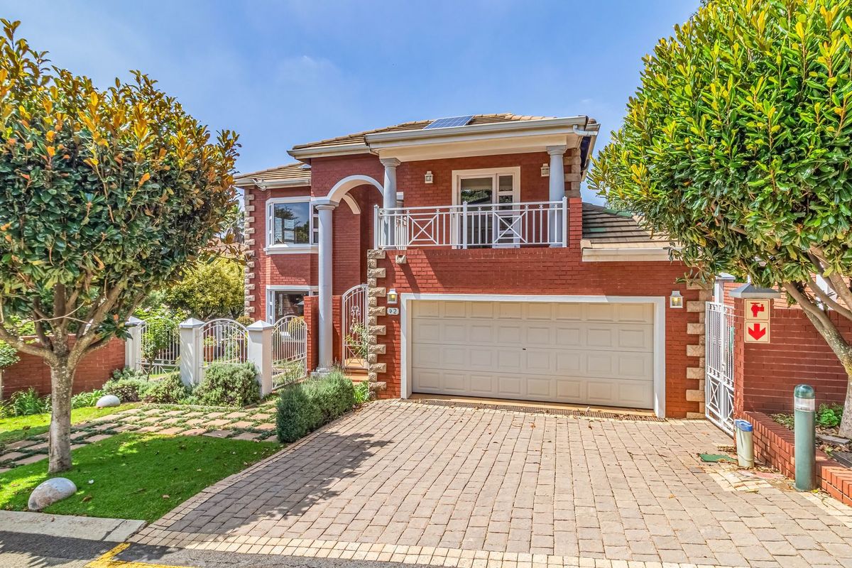 Estate Living At Its Finest! - Photo 2