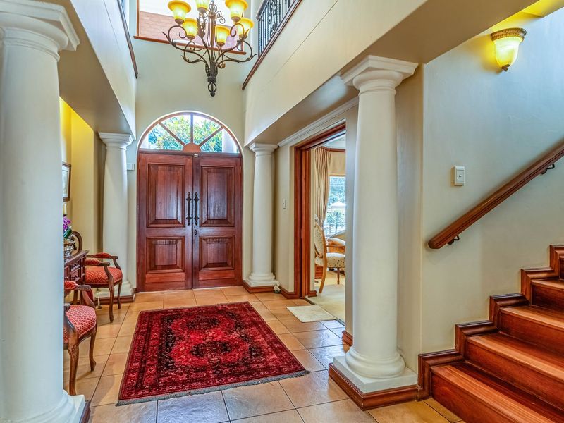 Estate Living At Its Finest! - Photo 10