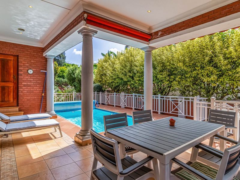 Estate Living At Its Finest! - Photo 9