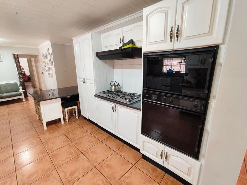 Spacious Family Living with Exceptional Extras - Photo 9