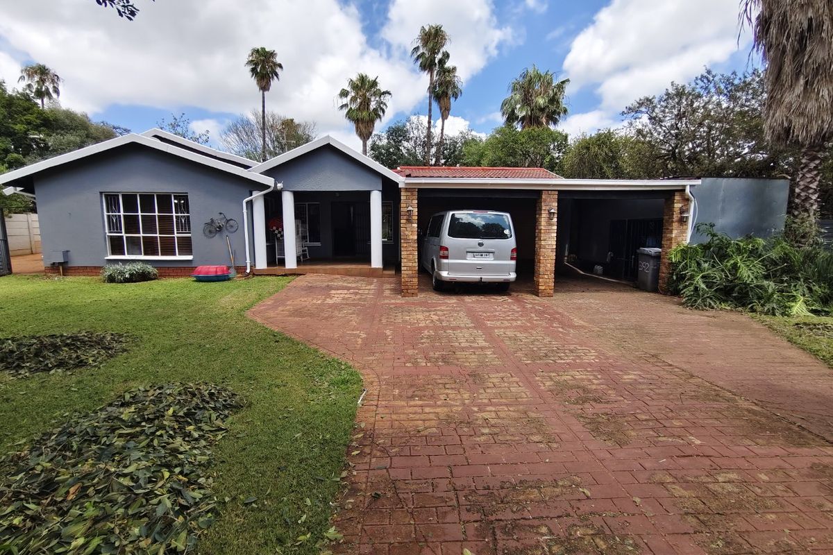 Spacious Family Living with Exceptional Extras - Photo 3