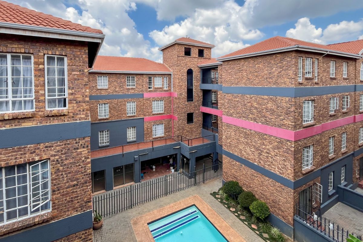 Secure Upstairs Apartment in Ravenswood – Perfect for First time buyers or investors - Photo 2