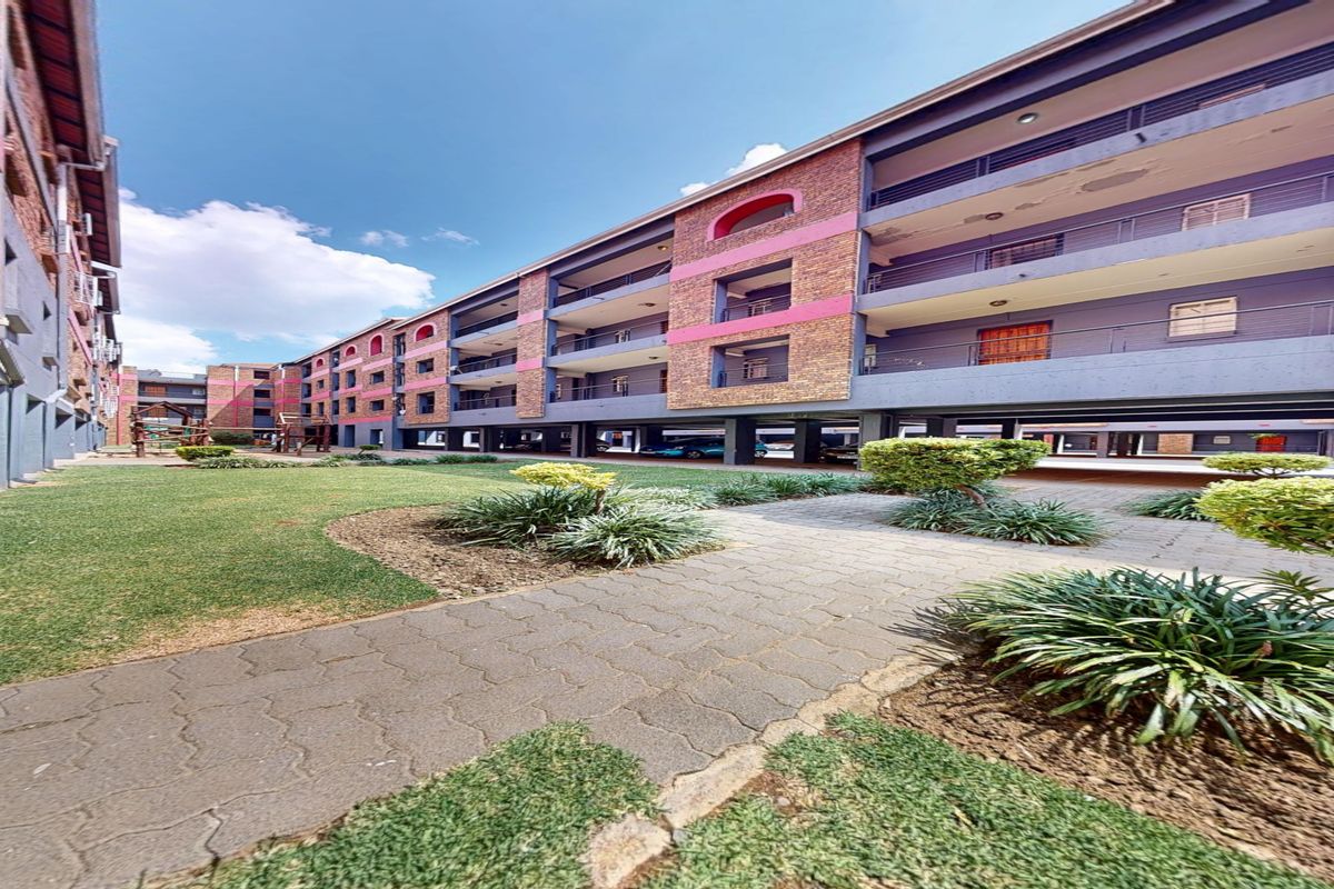 Secure Upstairs Apartment in Ravenswood – Perfect for First time buyers or investors - Photo 3