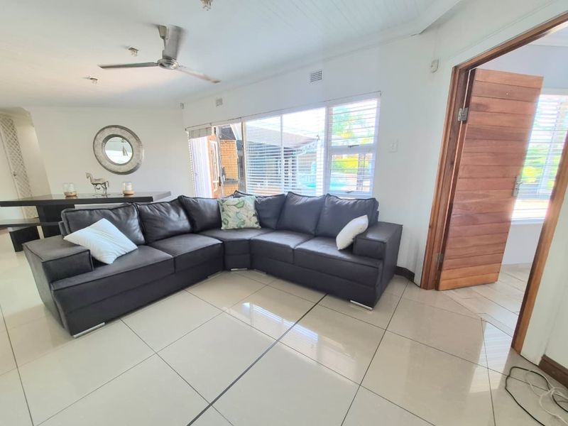 Luxury 5-Bedroom Home with Pool & Premium Entertaining - Photo 8