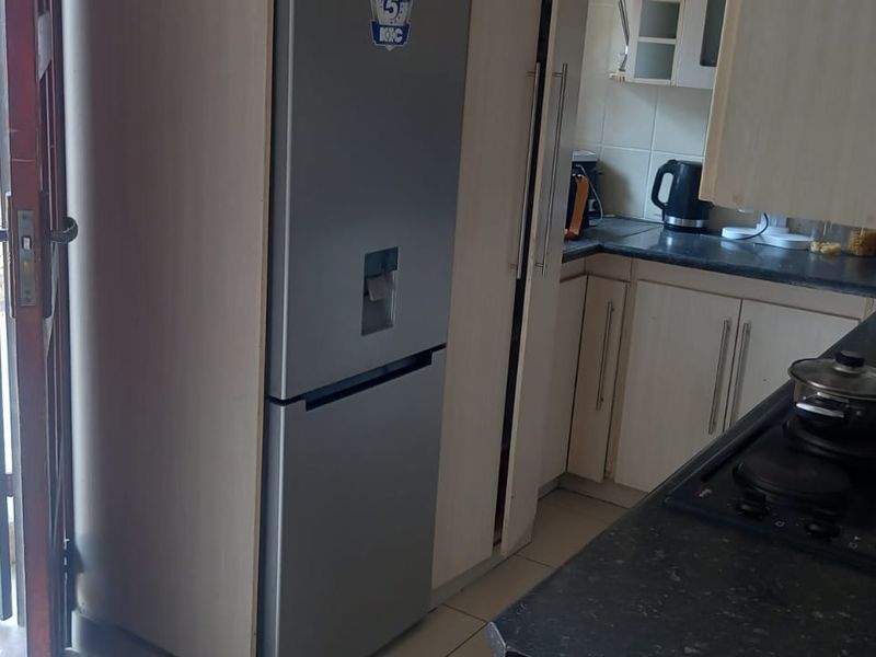 Luxurious Family Home in Danville,Pretoria west. - Photo 10