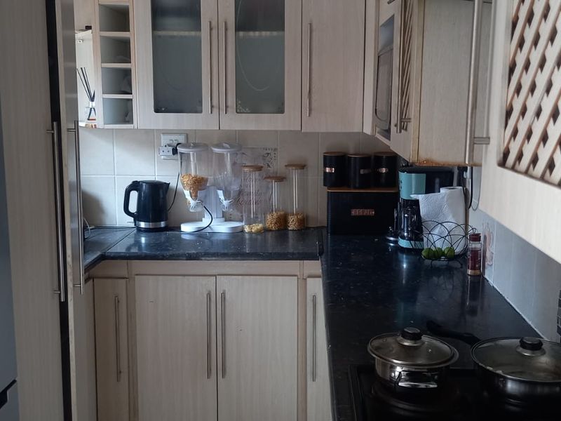 Luxurious Family Home in Danville,Pretoria west. - Photo 9