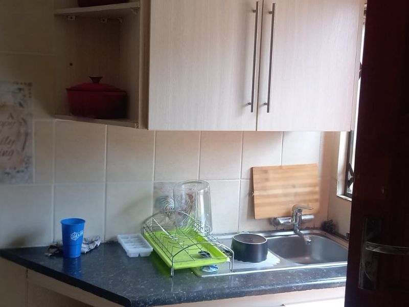 Luxurious Family Home in Danville,Pretoria west. - Photo 8