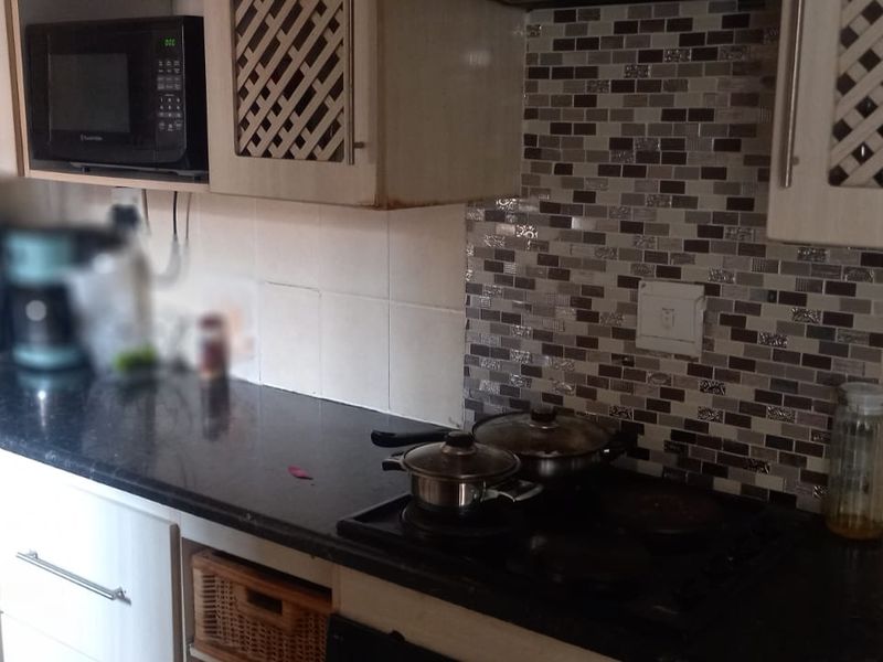 Luxurious Family Home in Danville,Pretoria west. - Photo 7