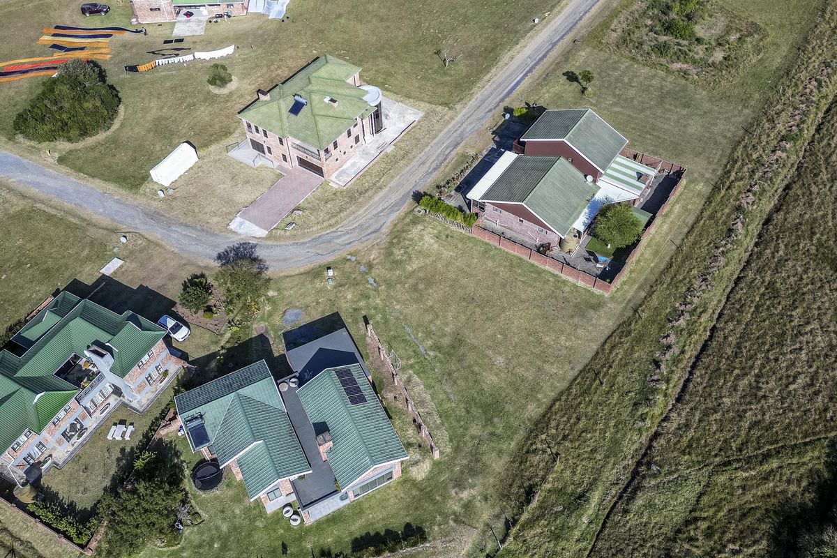 Cove Rock Country Estate - Photo 2